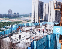 高空防墜器見(jiàn)證中秋建筑工地忙碌場(chǎng)景